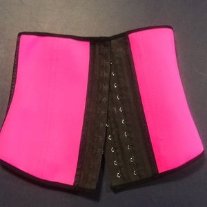 Anne Cherry workout waiste trainer